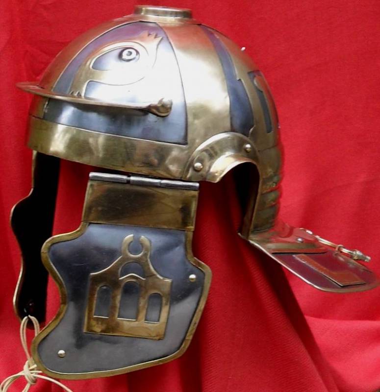 Krefeld Helmet -Italic "D"